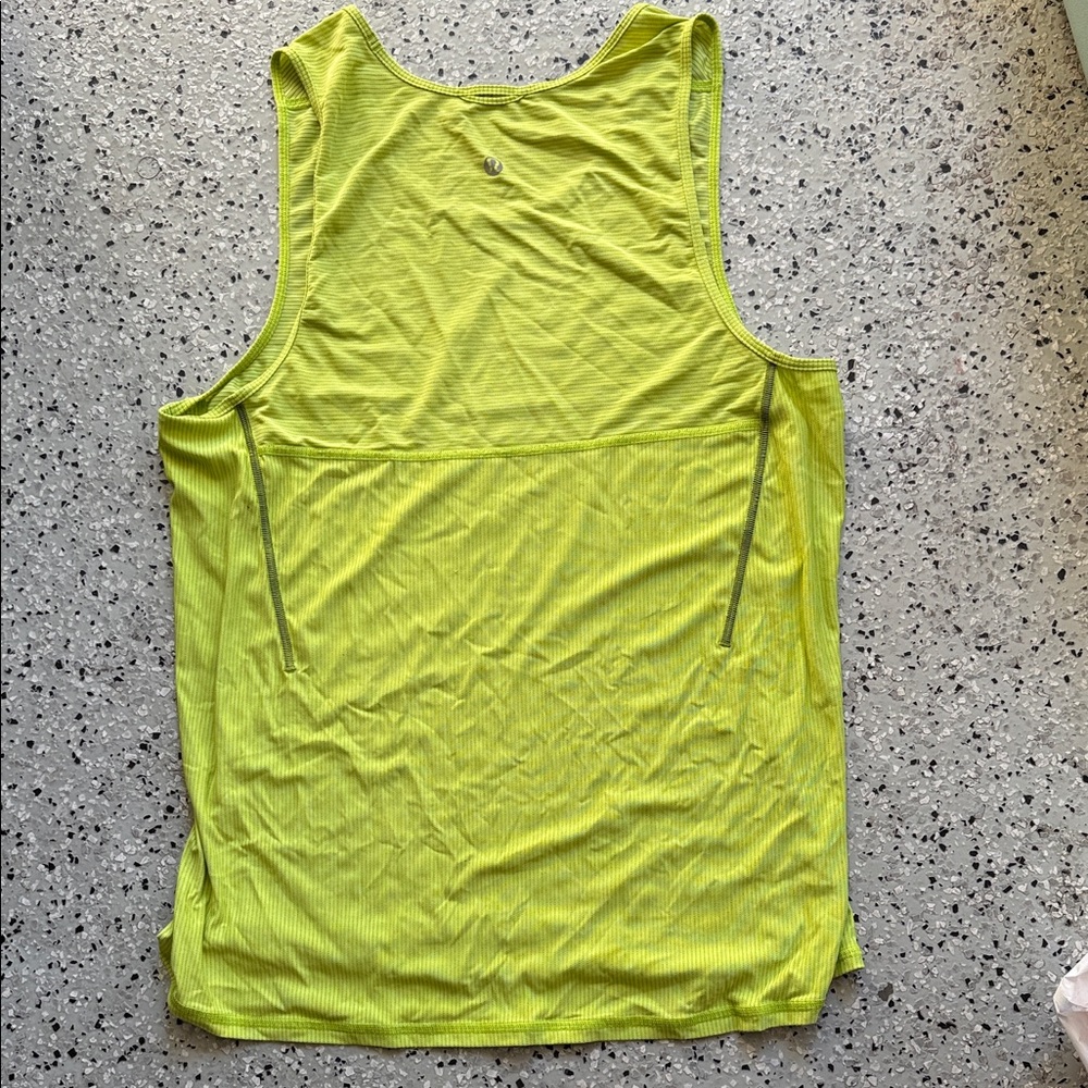 Swiftly run tank men’s small